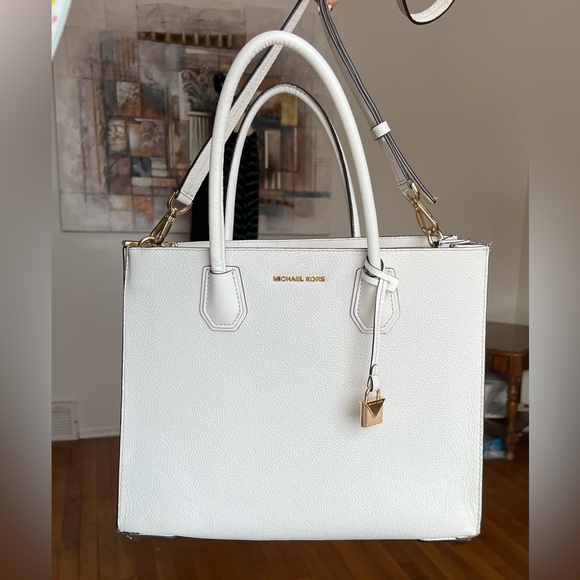 Michael Kors white pebbled leather (EUC) accordion tote- purse - Picture 3 of 17